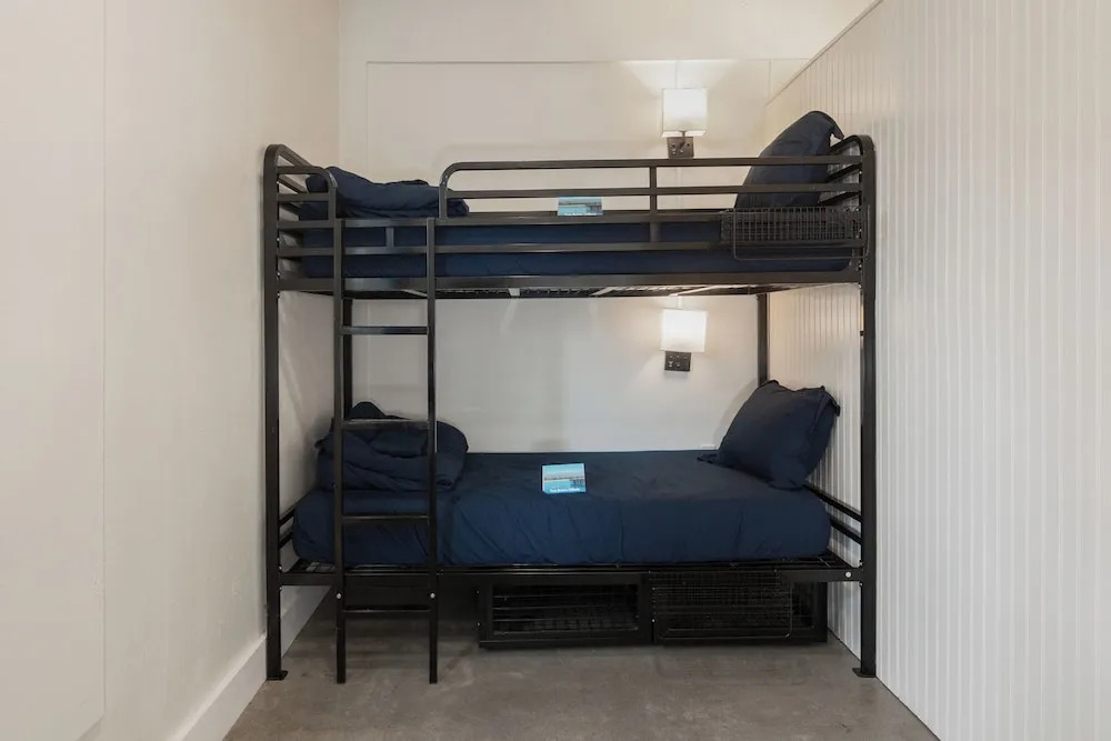ITH Santa Barbara Surf Hostel