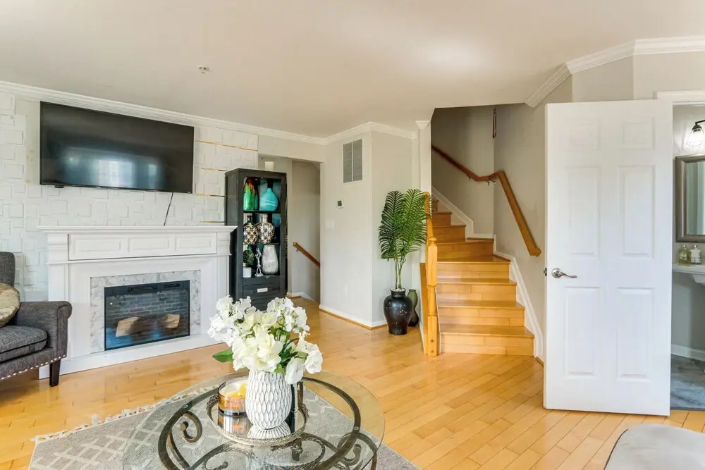 < 2 Mi to Dtwn Hagerstown: Townhome w/ Fireplace