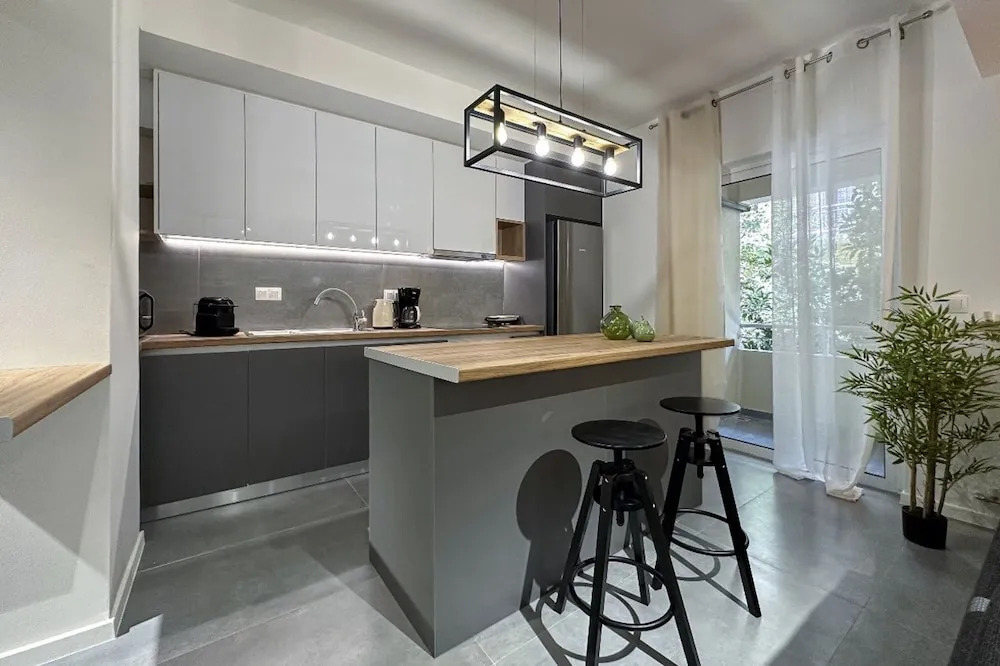 LIV - Modern Comfort Oasis in Pagrati