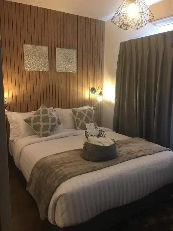 Tree​ for​ rest​ poshtel
