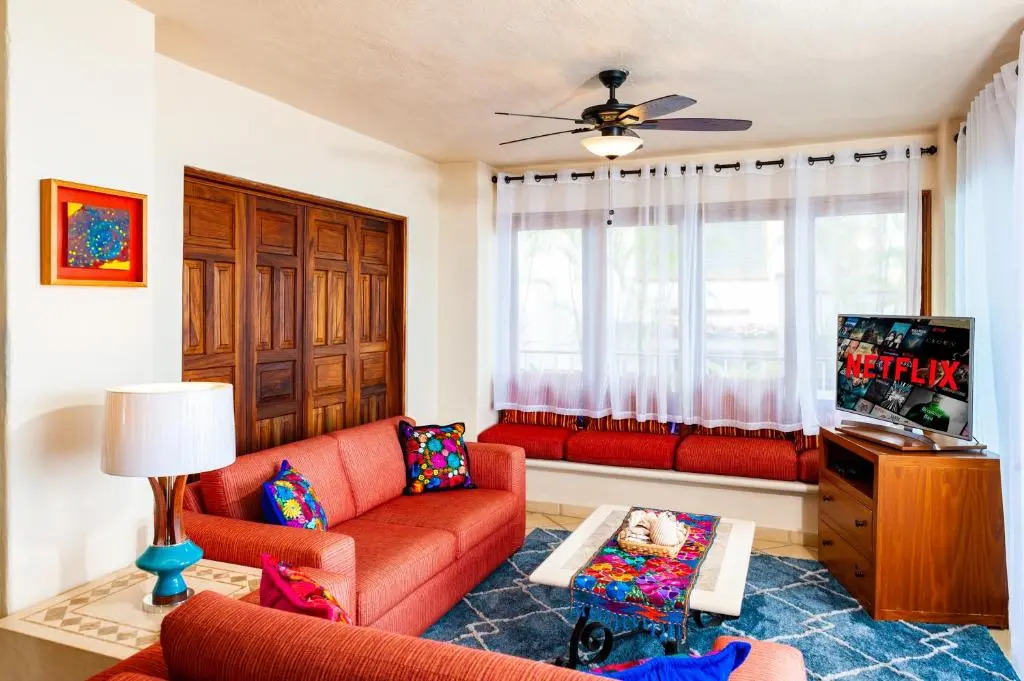 Ocean Front, 3 bedroom, 3 bathroom, Casa Natalia, Playa Esmeralda