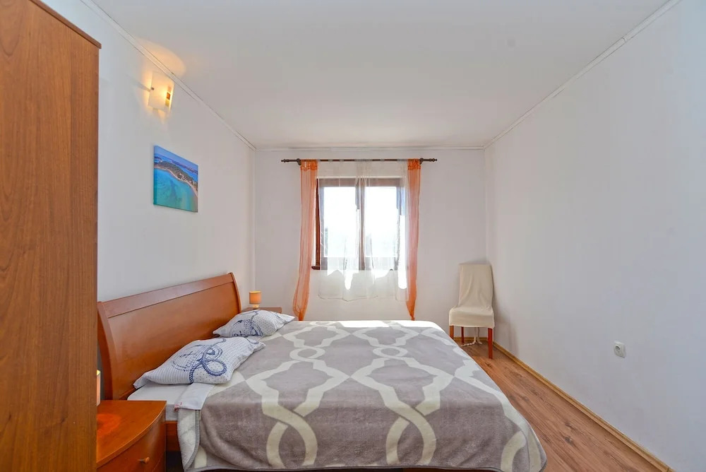 Apartment 623