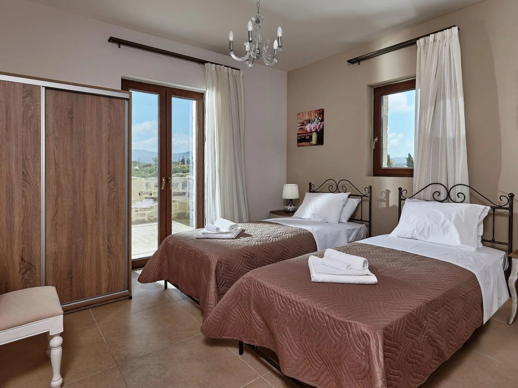 Nice apartment in Kamilari with swimming pool