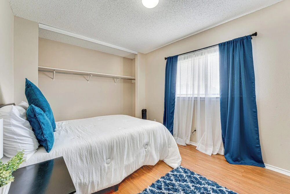 Bright San Antonio Home  13 Mi to Downtown!
