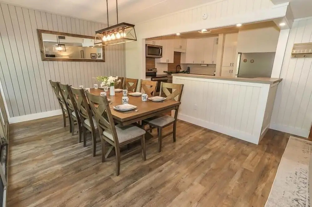 Seven Springs 2 Bedroom Premium Condo, Pet Friendly! by RedAwning