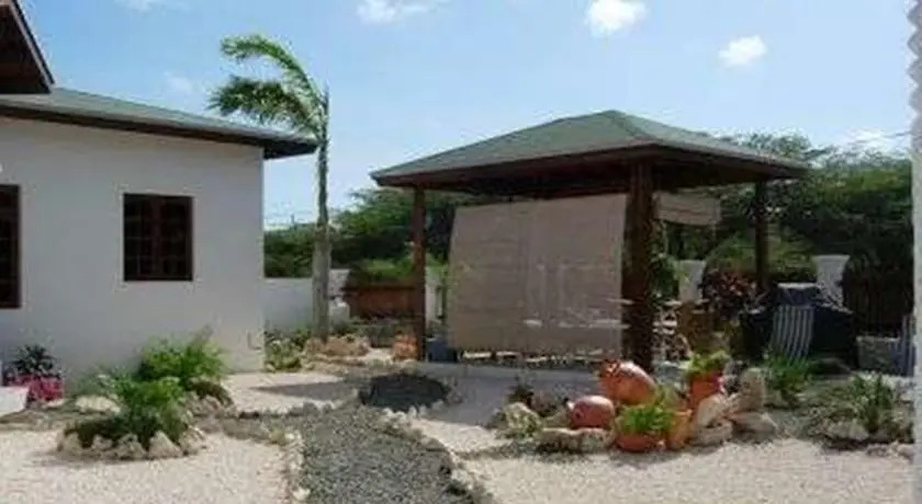 Casa Tumba Pearl