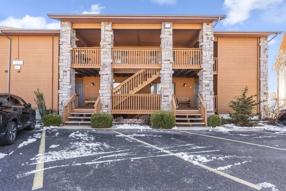Grand View at the Pointe - Rolling Hills