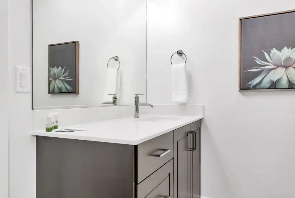 20 At Bloomington Country Club 3 Bedroom Condo by Redawning