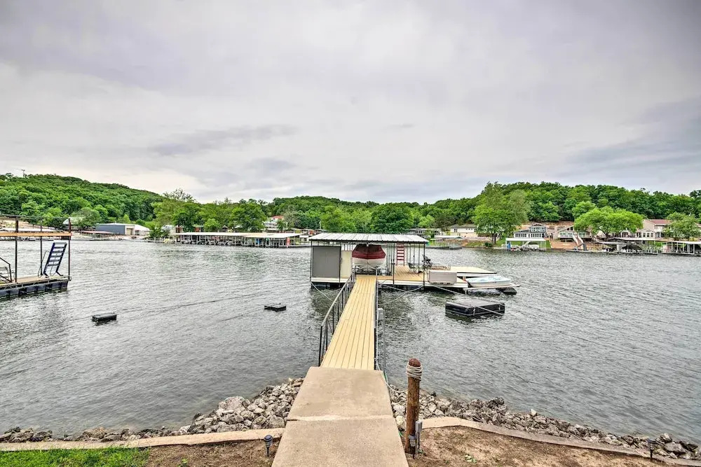 2 Decks, Dock, Fire Pit! Waterfront Lake Ozark Gem