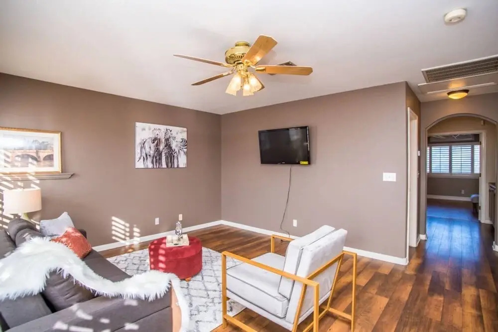 Las Vegas Villa Minutes From Strip w/ Pool Table!