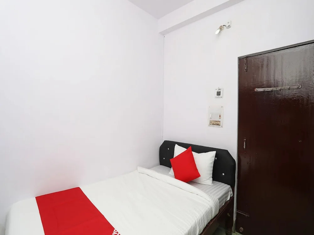 Oyo Flagship 30922 Hotel Aditya Inn