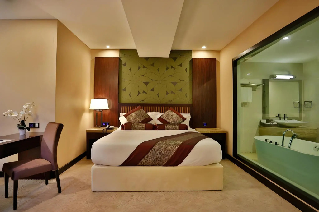 Royale Signature Hotel