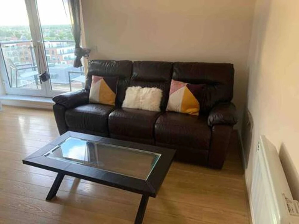 Charming 2-bed Apartment in Slough