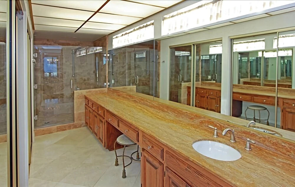 5911 Seashore Trem 3 Bedroom Home