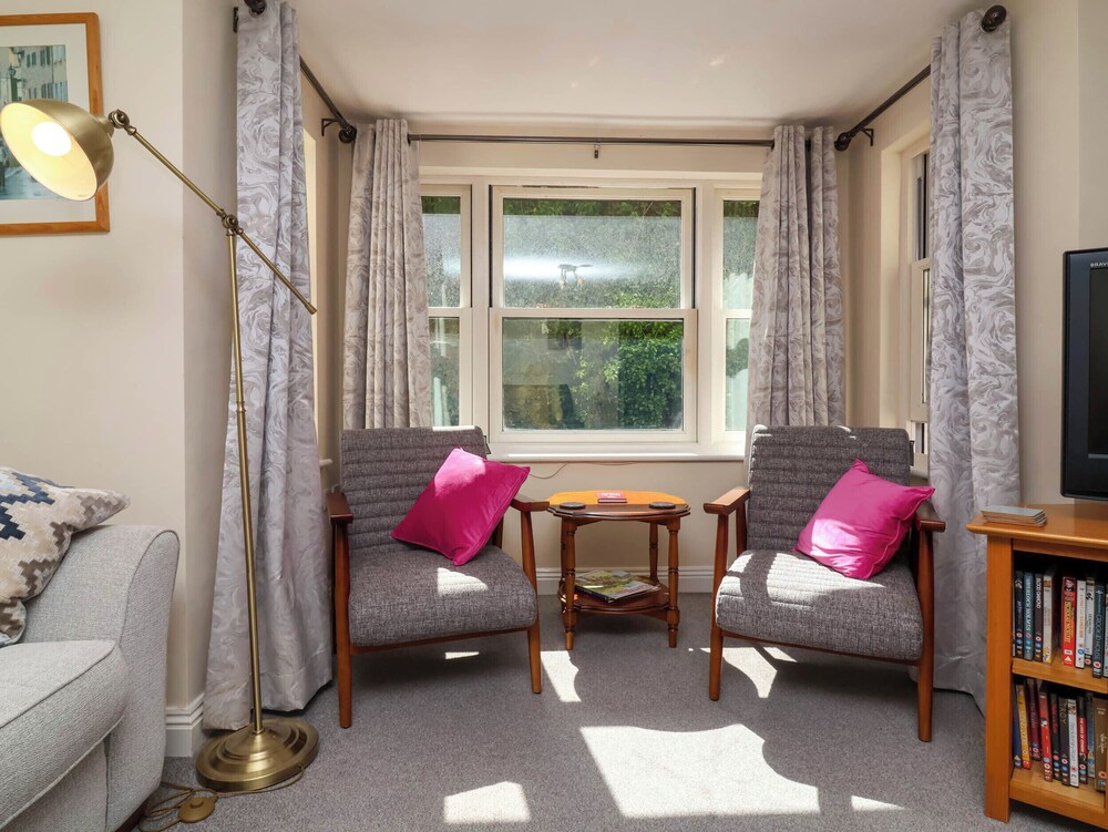 6 Wildersmouth Court Apartments