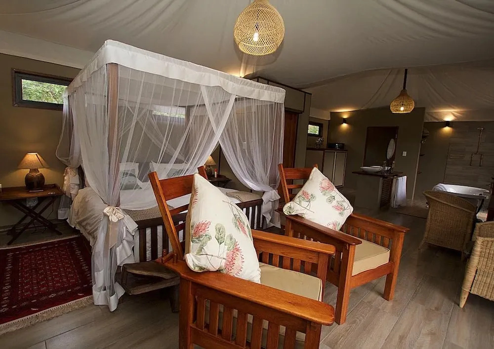Inzalo Safari Lodge