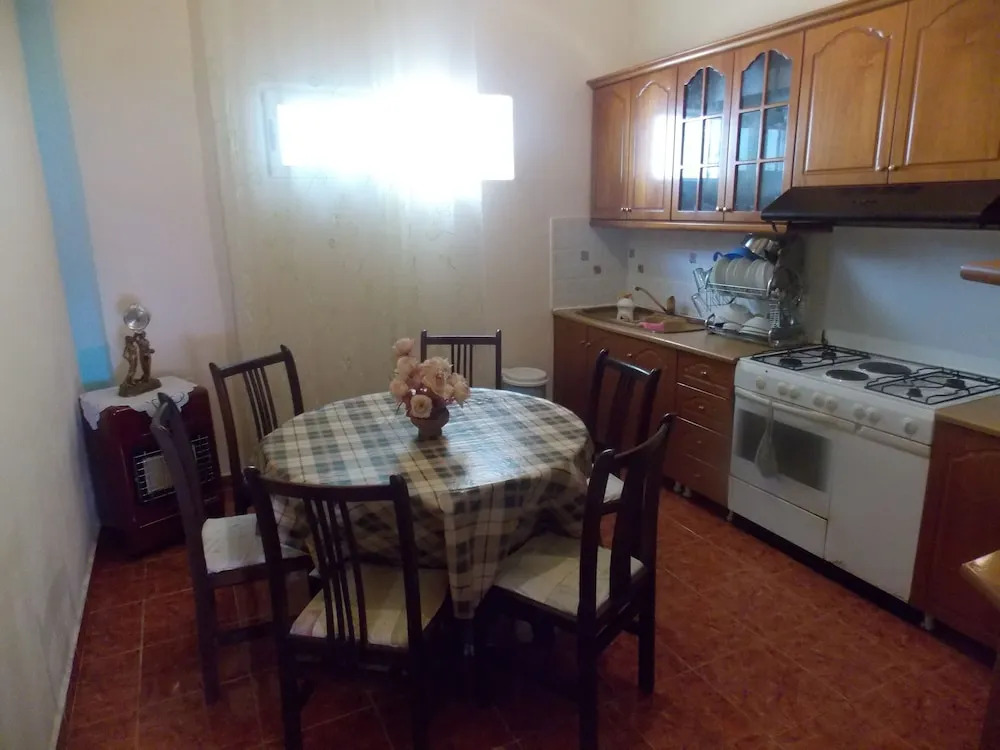 Detjon Beach Apartments
