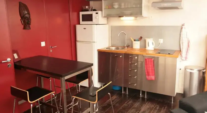 Spacious République 1 Bedroom (409)