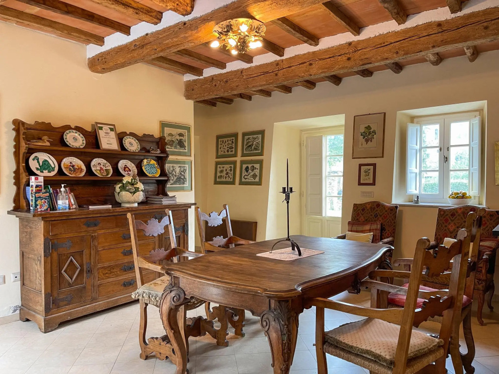 Villa Michaela, New Listing! Spacious Villa, exclusive venue with Pool, Chapel and Tennis courts