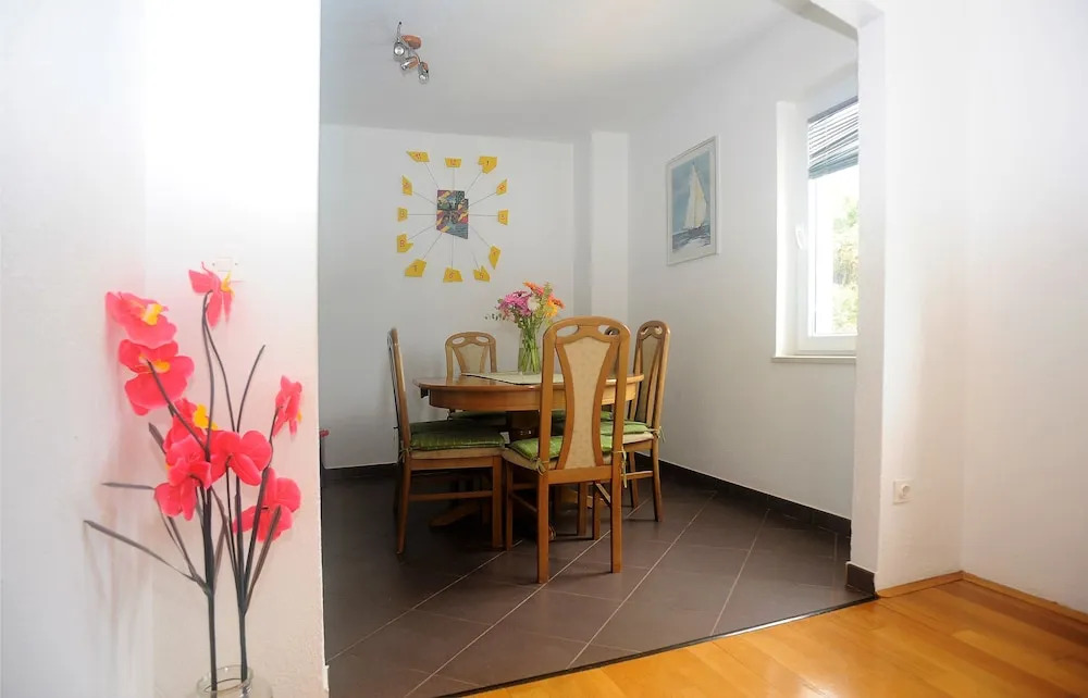 Apartments Josip