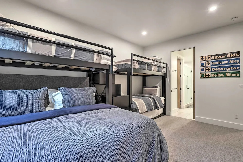 Luxe Park City Townhome w/ Hot Tub: 1/2 Mi to Lift