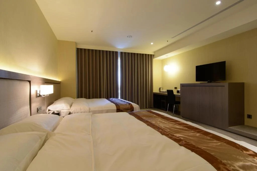 Grand Crystal Hotel