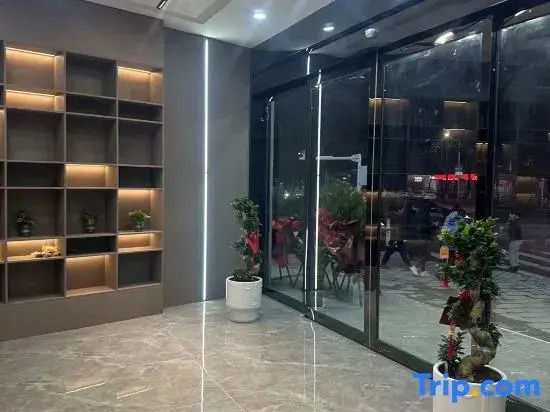 Xinlong Hotel, Dongfang