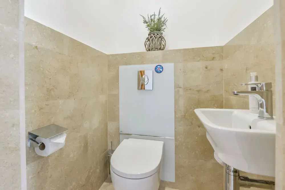 4bed Villa Sleeps 8- Pool, Garden, Bbq, Near Beach