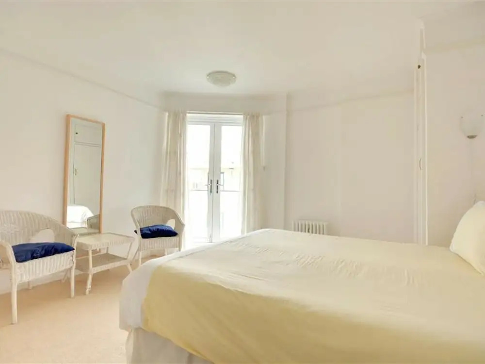 This Seafront Forth Floor Apartment Allows for Fantastic Seaviews From the Balcony