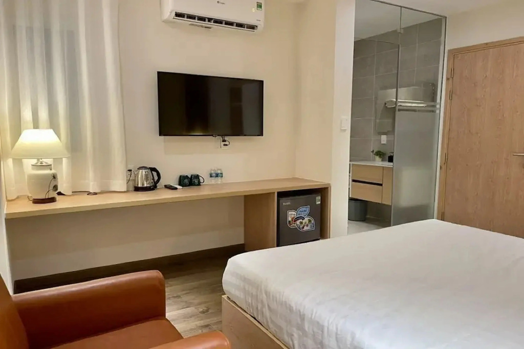 Lanura Apartments and Hotel