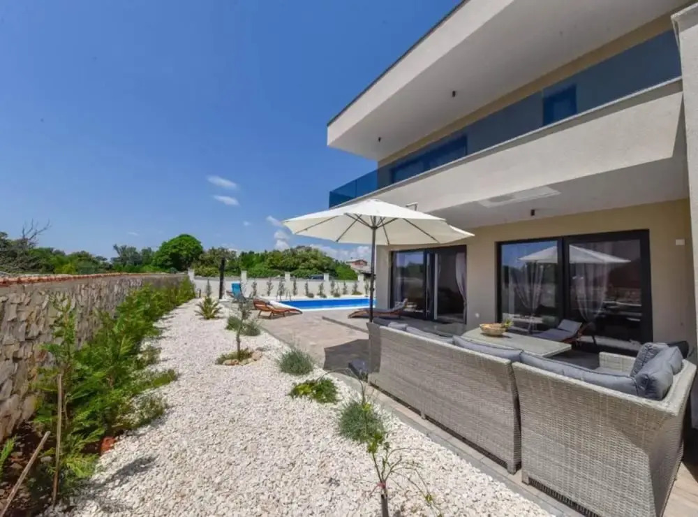 Villa Sunset with Outdoor Pool