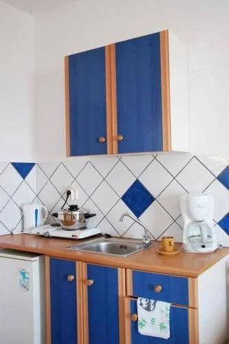 Vrohaki Studios & Rooms