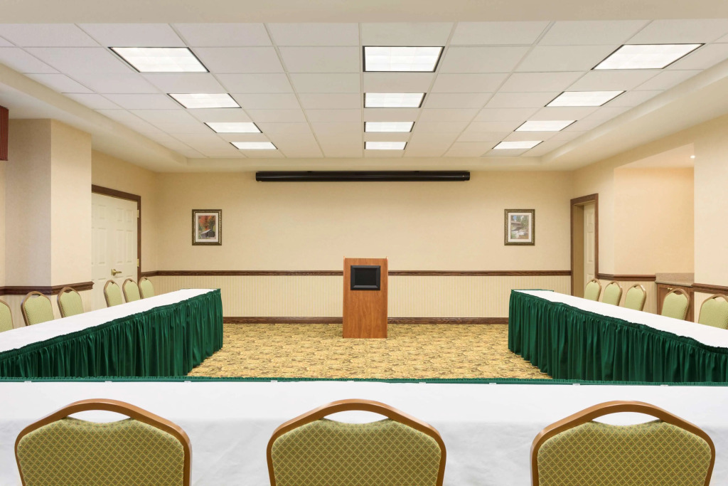 Country Inn & Suites by Radisson, State College Penn State Area , PA