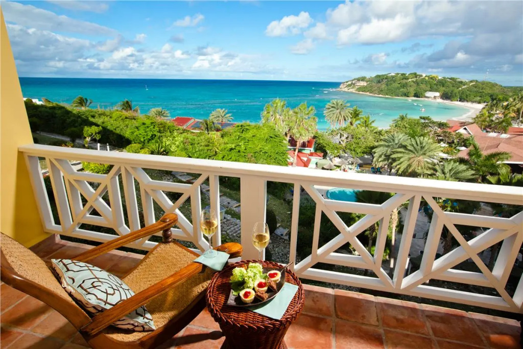 Pineapple Beach Club