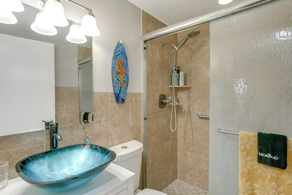 3 Mi to Beach: Venice Escape w/ Backyard Oasis
