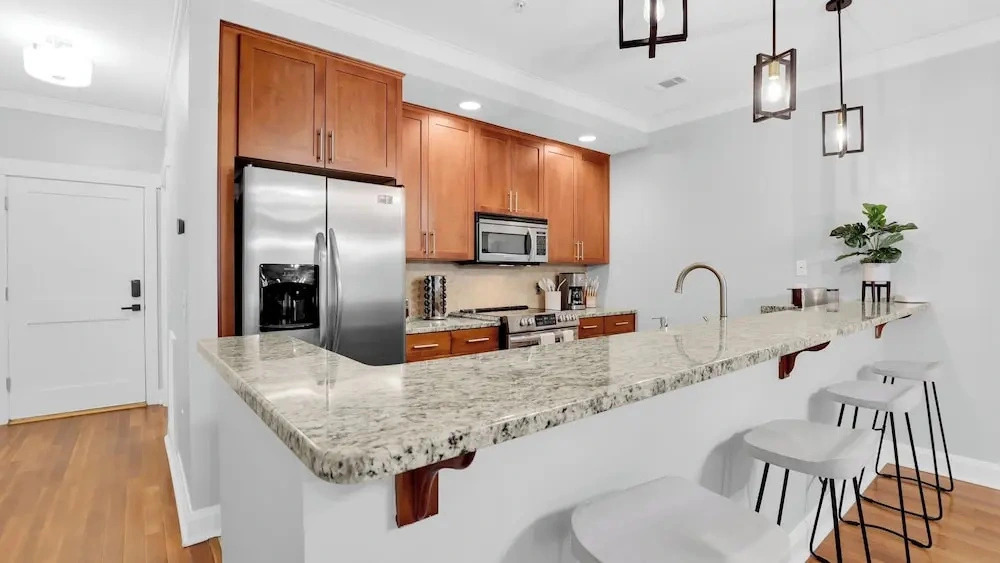 2 Units w/ Free Parking Walkable Historic District The Juliette by Avantstay