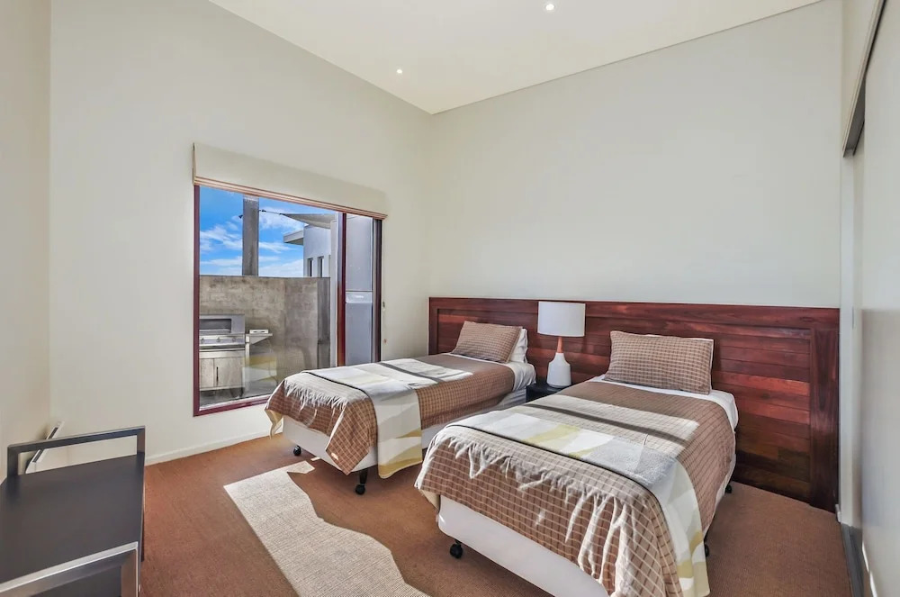 Hearns Beachside Villa 8