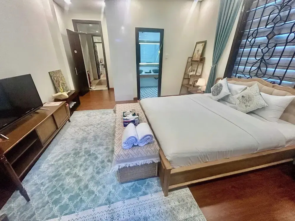 Nguyen Le Home