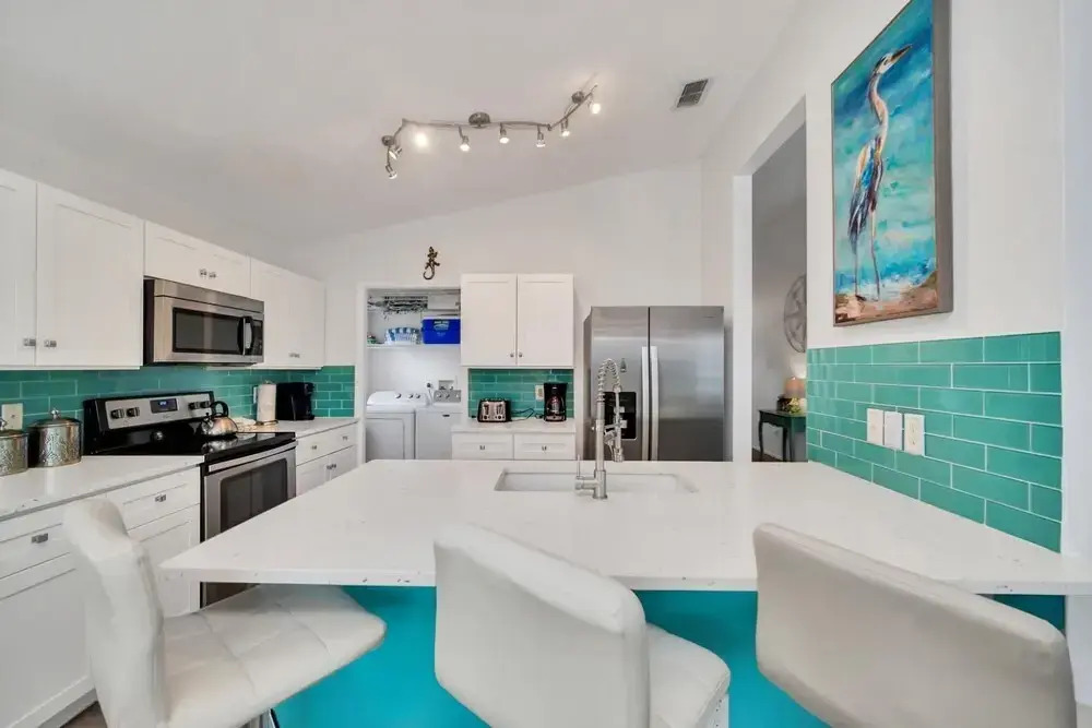 Bright Spacious Retreat With Private Pool Lanai Game Room