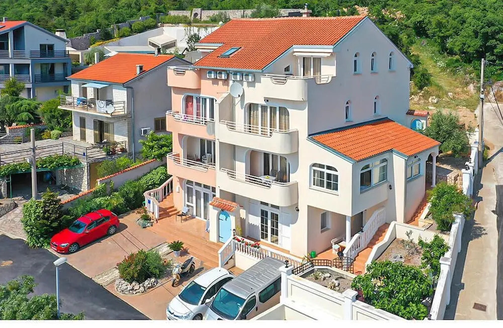 Beautiful Apartment in Dramalj With Wifi and 3 Bedrooms