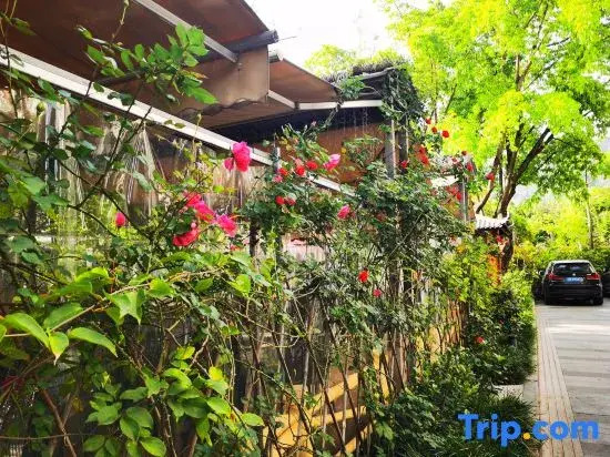 Yimi Sunshine Boutique Hotel (Xichang Qionghai Wetland Park)