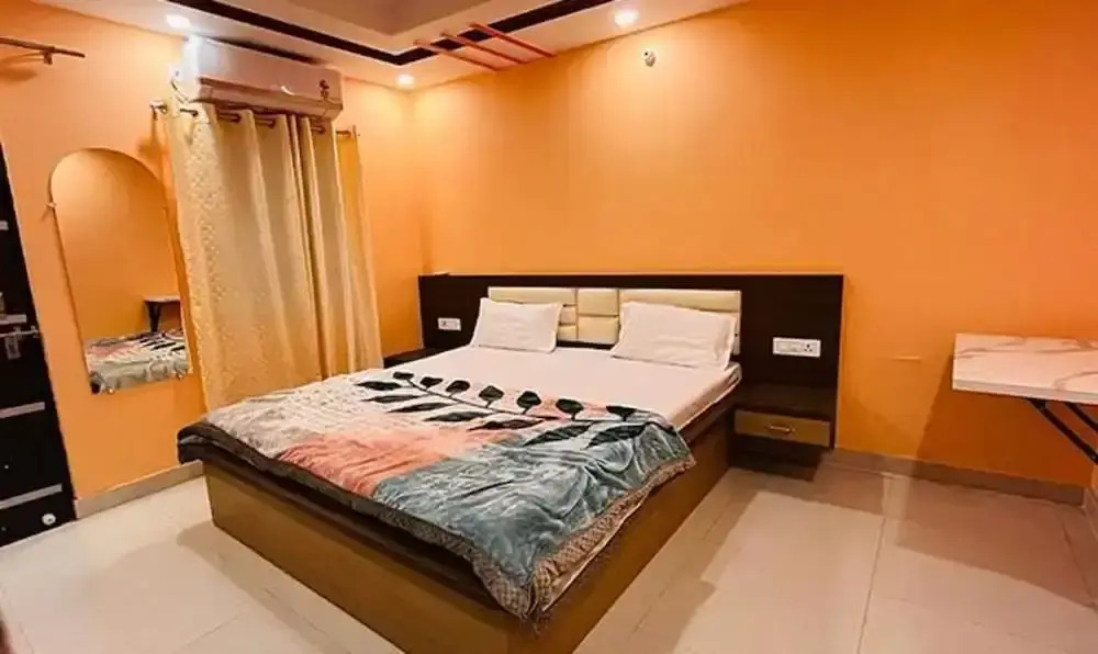 Fabhotel New Raghukul Loung
