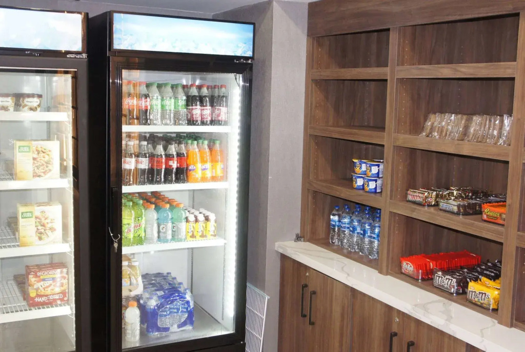 La Quinta Inn & Suites by Wyndham Manchester - Arnold AFB