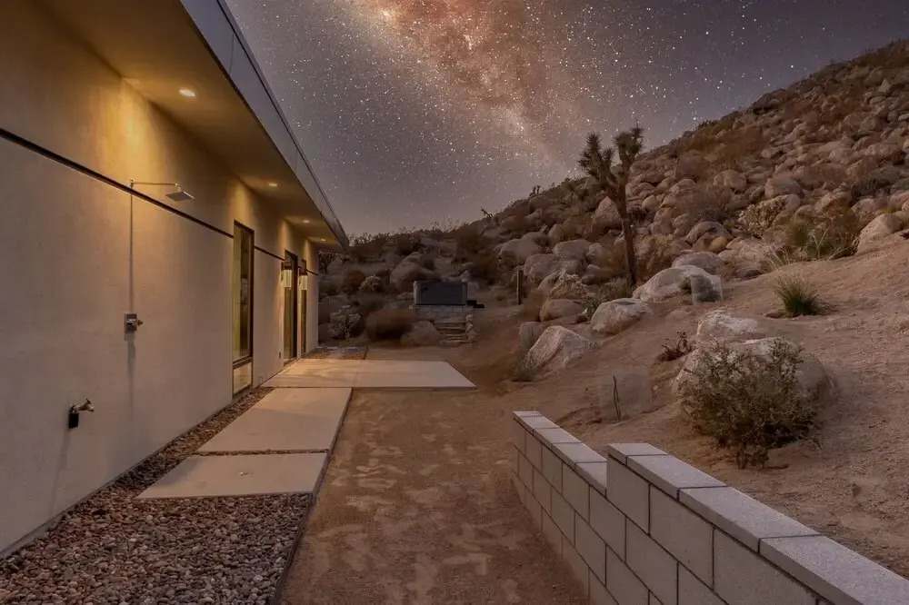Desert Ridge - Hot Tub, Fire Pit, Bbq, Out Door Shower & Incredi 2 Bedroom Home by RedAwning
