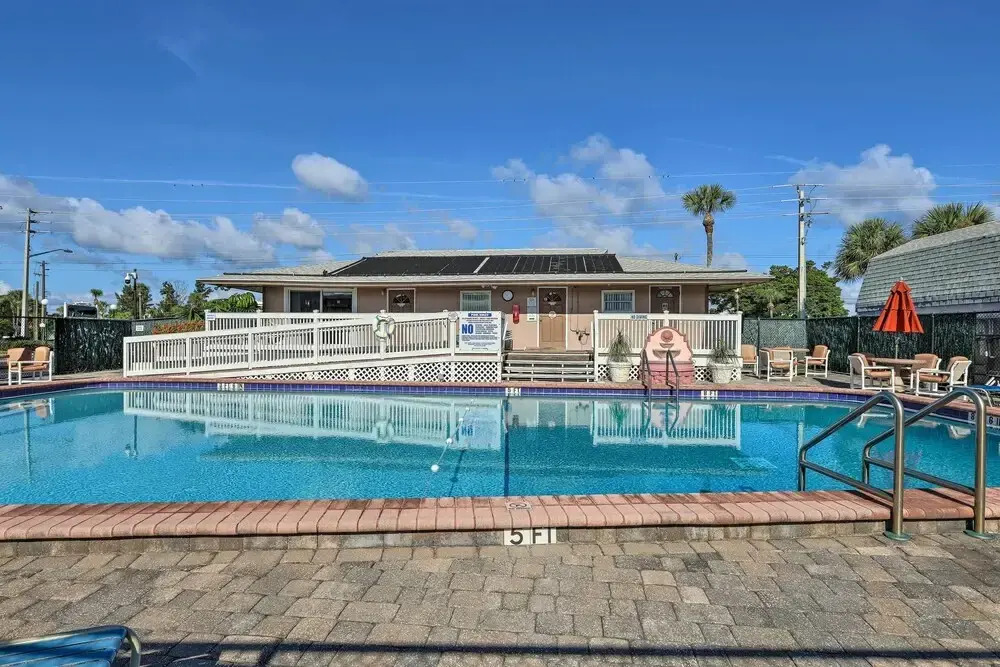 Cute Cocoa Beach Condo w/ Pool & Beach Access!