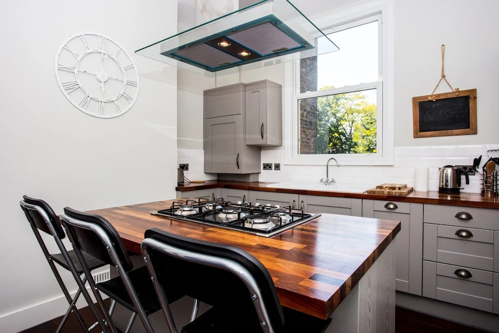 Townhouse Close To Olympic Park