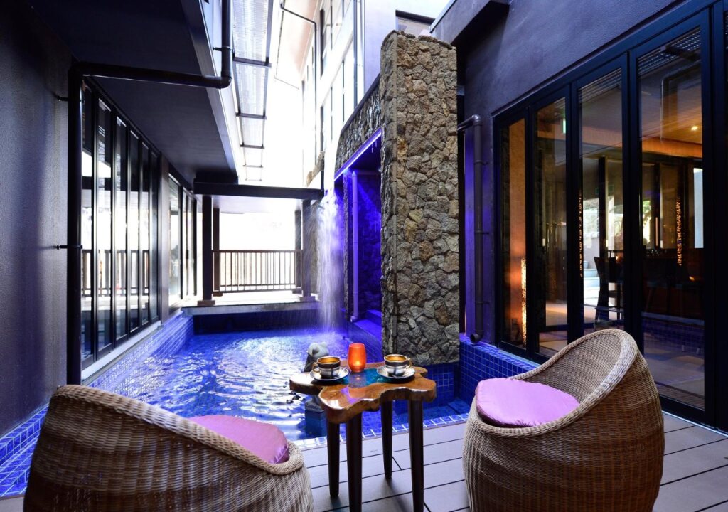 Balinese onsen ryokan Hakone Airu