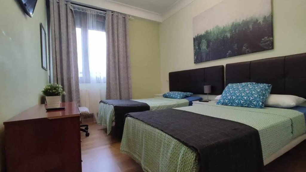 FlipHouse Rooms Pensión⭐