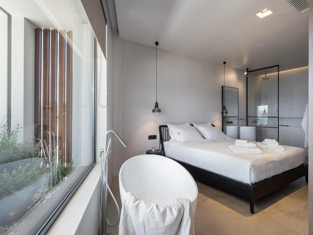 Seannamon Suites Unique Design Sea View Suites next to the beach