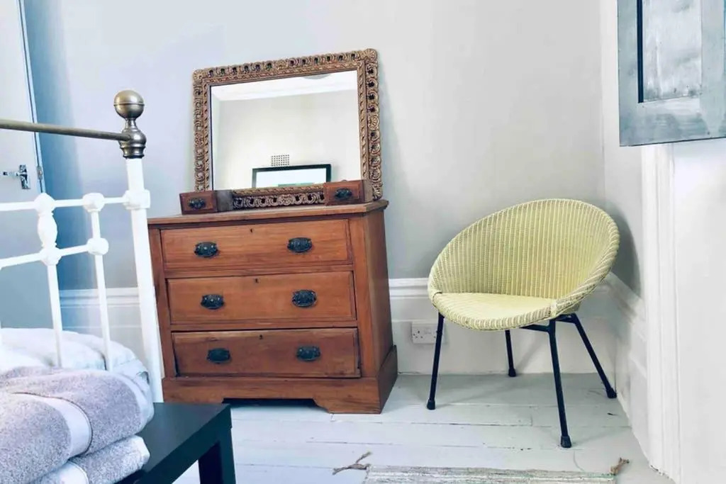 Seaside Escape - gorgeous 2 bed apartment in St-Leonards-on-Sea